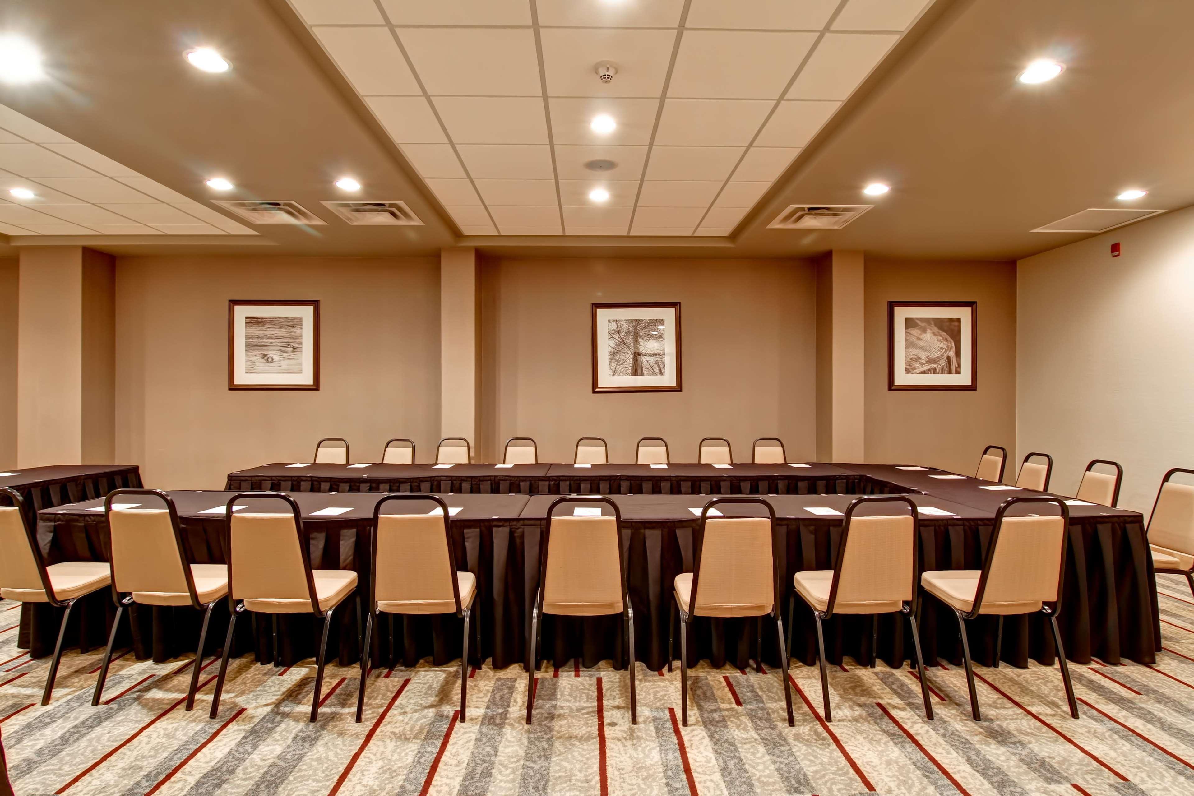 מלון Doubletree By Hilton - קמלופס מראה חיצוני תמונה